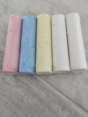 🐻 Assorted Sidewalk Chalk Sticks